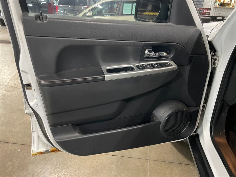 Used 2012 Jeep Liberty Arctic AWD/4WD image 20