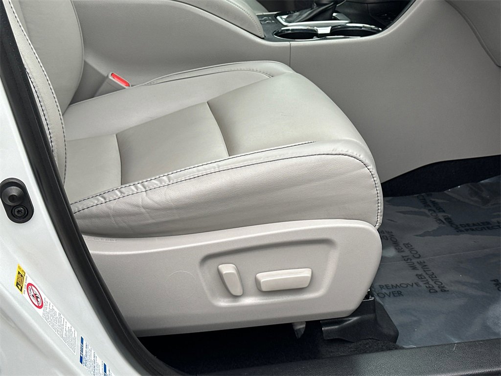 Used 2019 Toyota Highlander XLE image 14