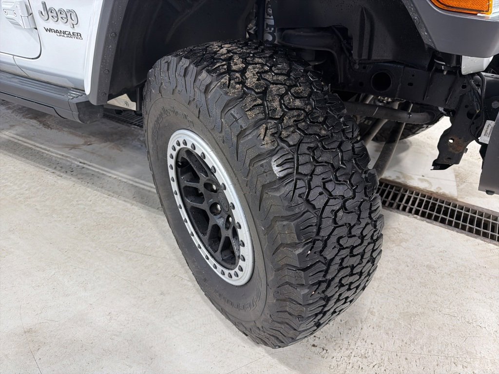 Used 2018 Jeep Wrangler Unlimited Sahara image 14