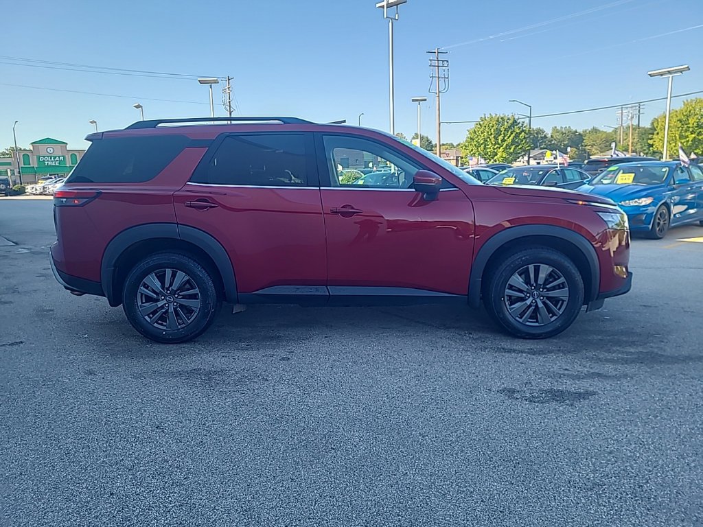 Used 2023 Nissan Pathfinder SV AWD/4WD image 7