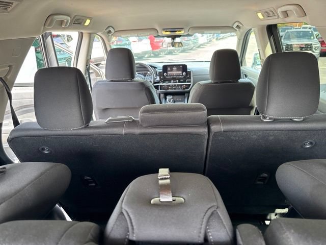 Used 2025 Nissan Pathfinder SV AWD/4WD image 15