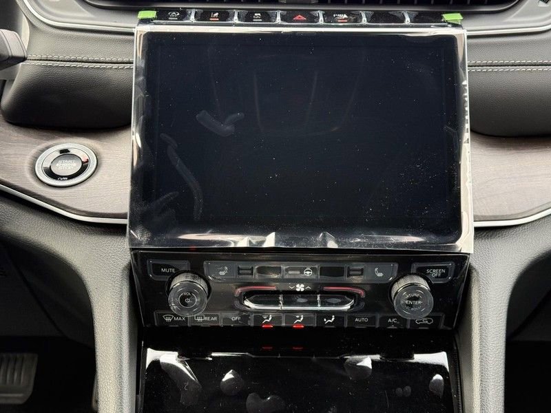 New 2025 Jeep Grand Cherokee L Limited w/ Black Appearance Package image 10