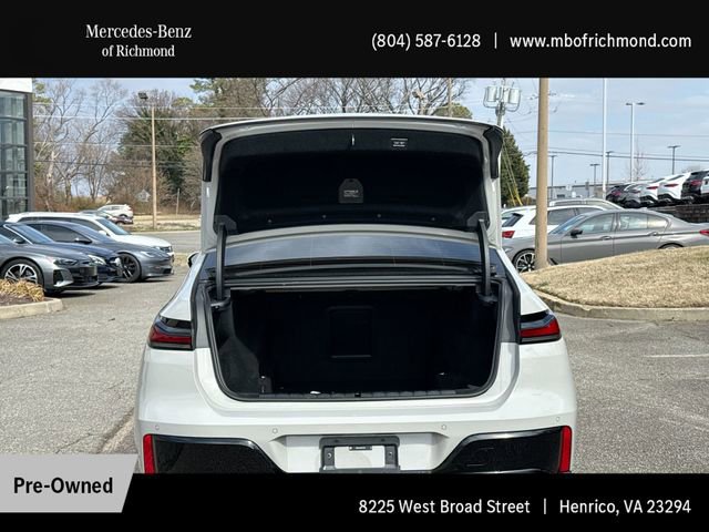 Used 2025 BMW 760i xDrive w/ Premium Package image 29