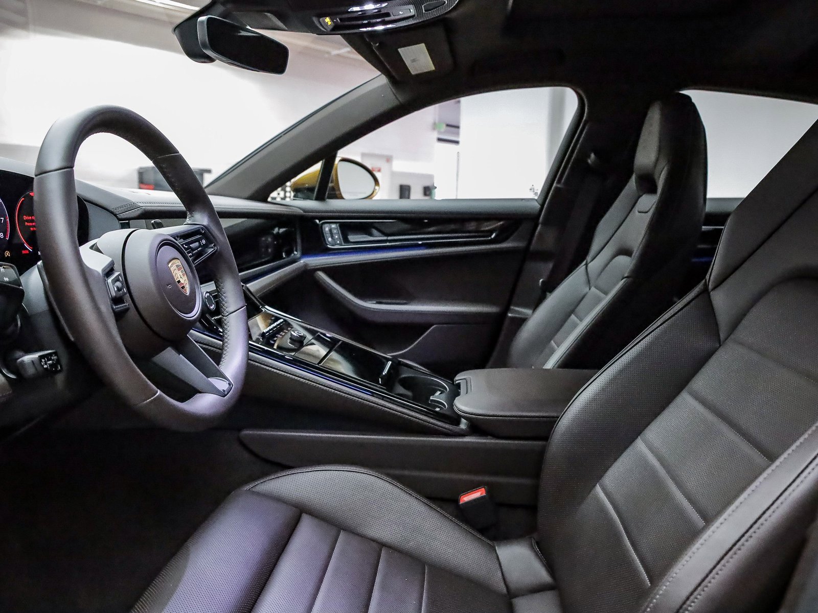 Certified 2025 Porsche Panamera image 22