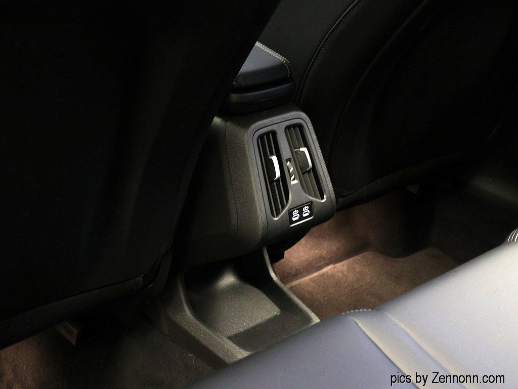 Used 2025 BMW X1 M35i w/ Premium Package image 14