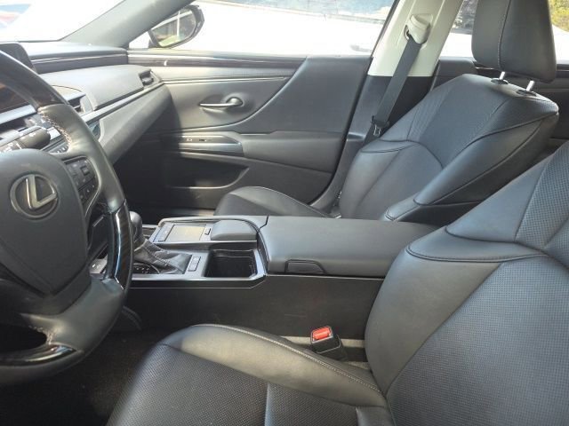 Used 2021 Lexus ES 300h w/ Premium Package image 2