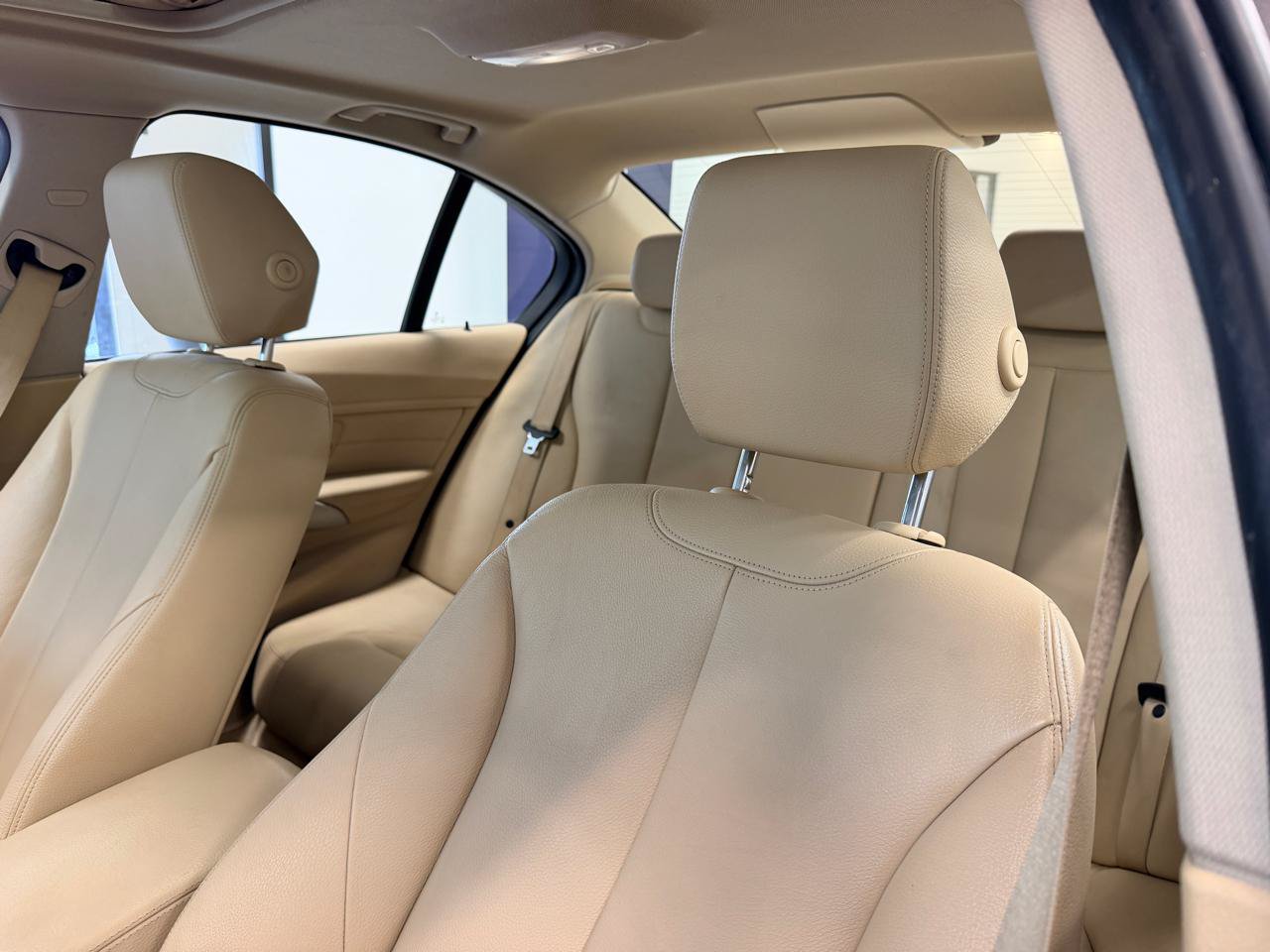 Used 2012 BMW 328i Sedan RWD image 18
