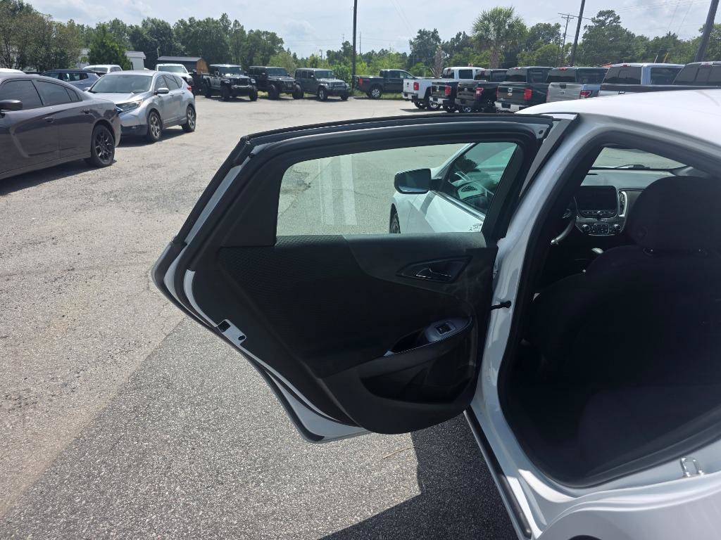 Used 2023 Chevrolet Malibu LT FWD image 8