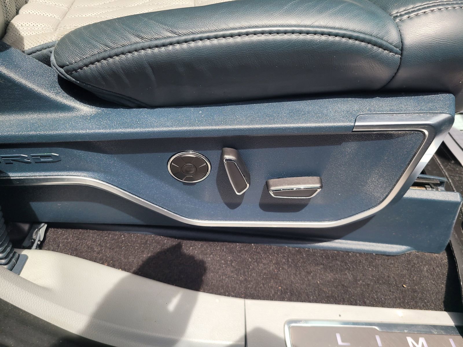 Used 2022 Ford F150 Limited AWD/4WD image 29