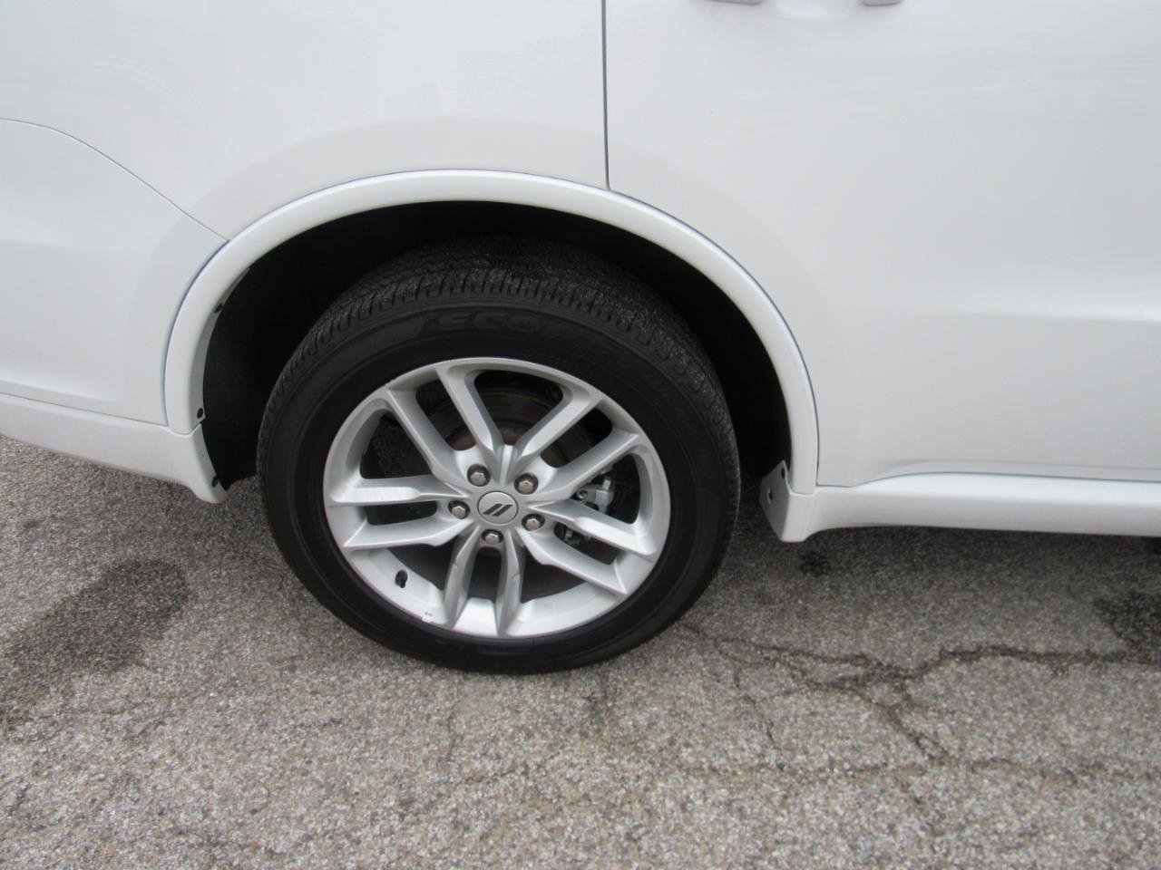 Used 2025 Dodge Durango GT AWD/4WD image 4