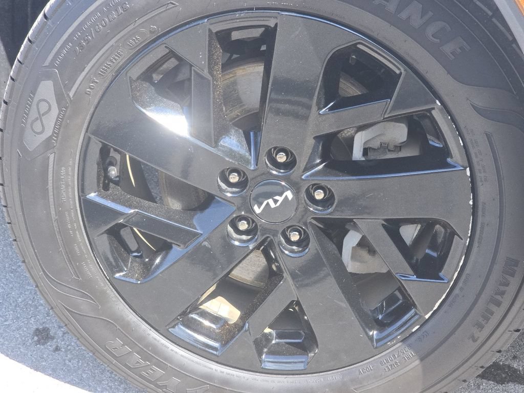 Used 2022 Kia Sorento S w/ Panoramic Sunroof Package AWD/4WD image 11