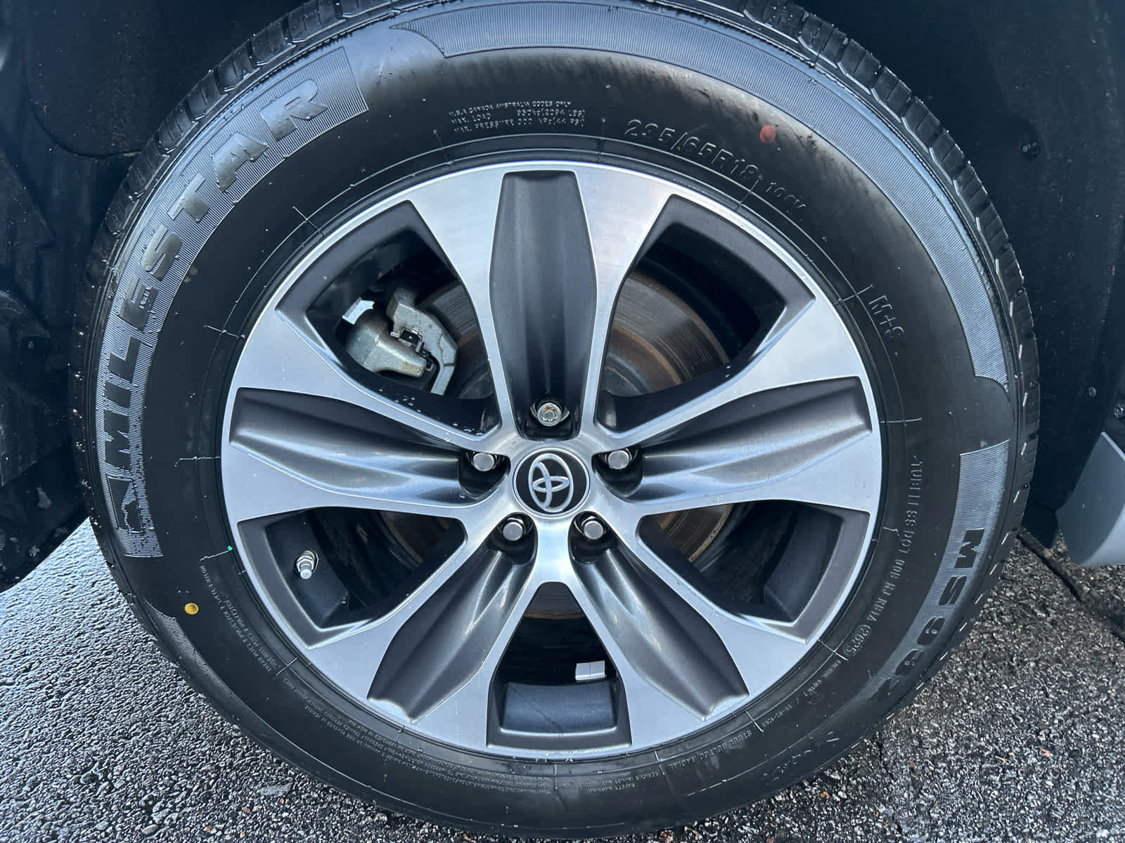 Used 2022 Toyota Highlander XLE image 16