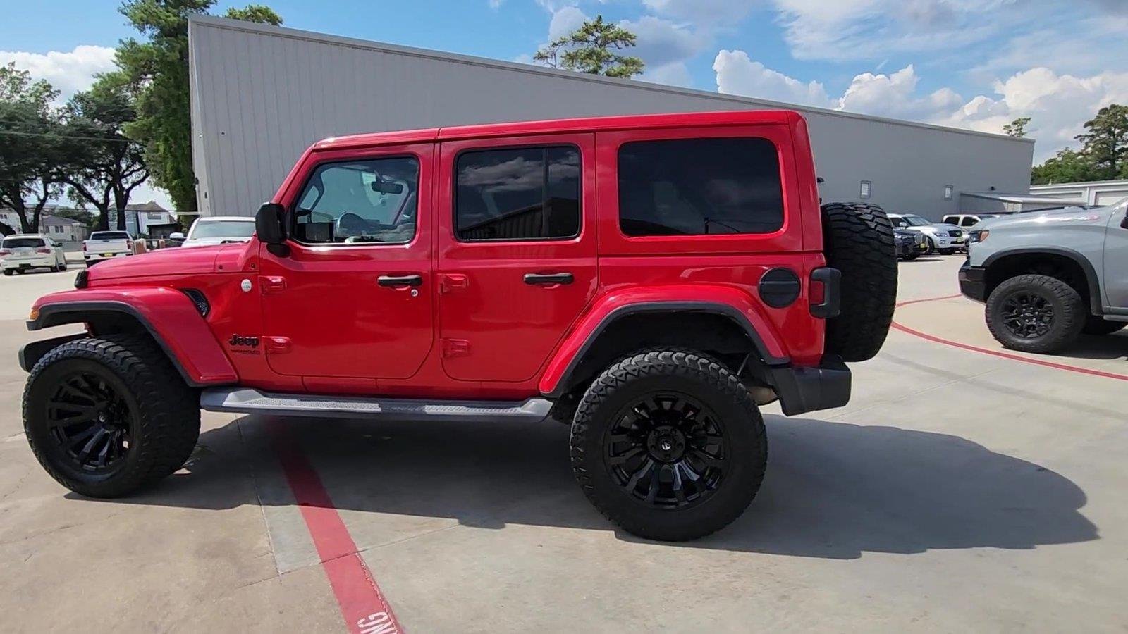 Used 2019 Jeep Wrangler Unlimited Sahara AWD/4WD image 6