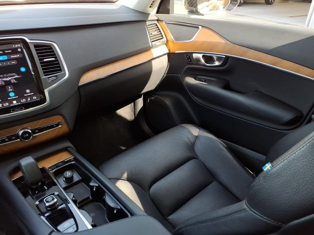 Certified 2023 Volvo XC90 B6 Core w/ Protection Package Premier AWD/4WD image 21