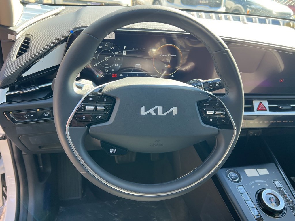 New 2025 Kia Niro Wind image 9