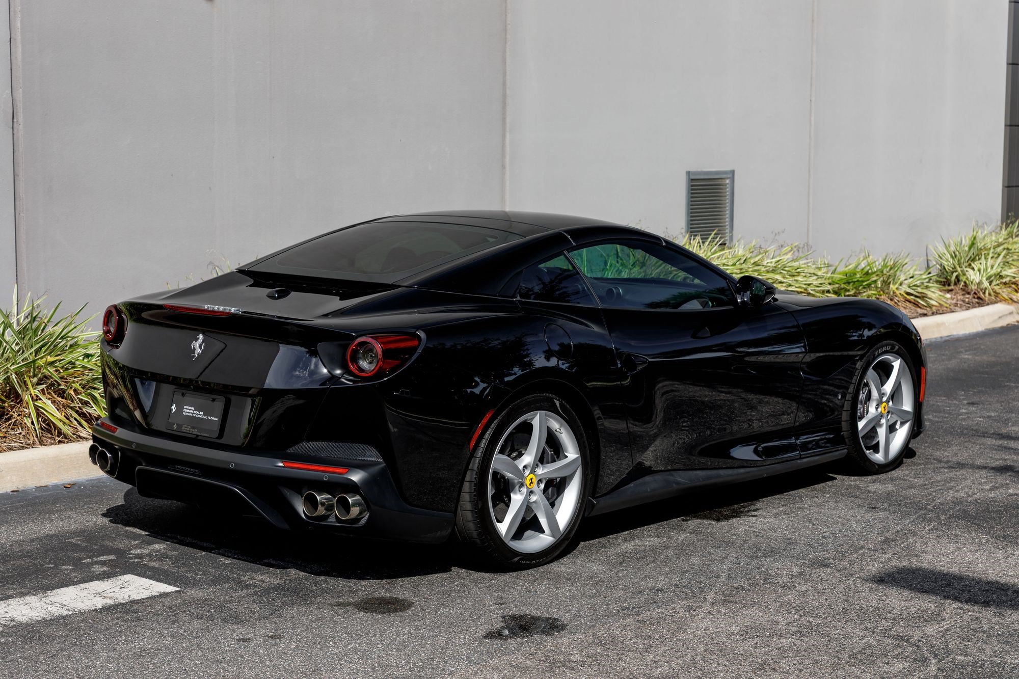 Used 2019 Ferrari Portofino RWD image 5