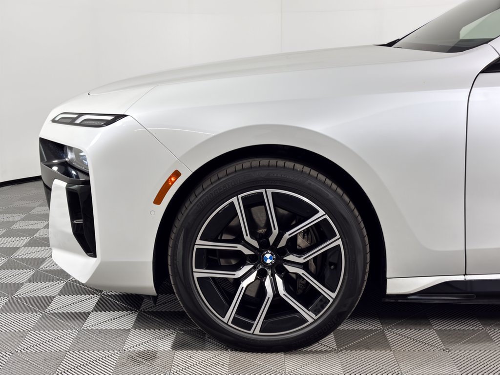 Certified 2023 BMW i7 xDrive60 AWD/4WD image 13