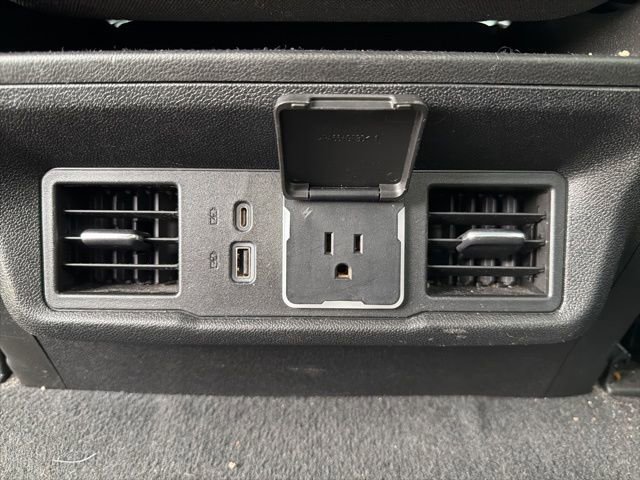 Used 2022 Chevrolet Silverado 1500 LT image 16