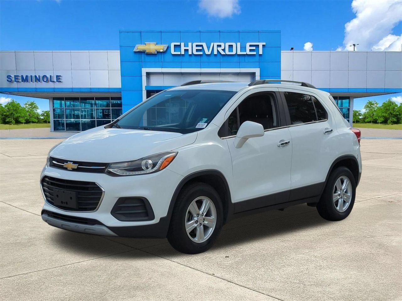 Used 2019 Chevrolet Trax LT w/ LT Convenience Package AWD/4WD image 2