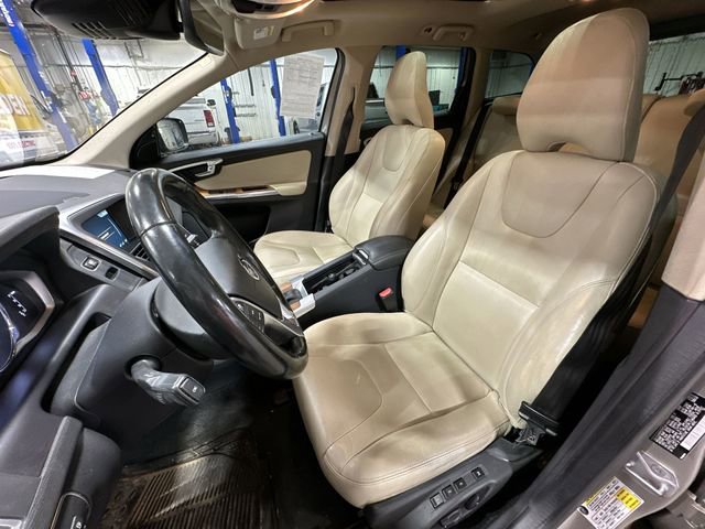 Used 2016 Volvo XC60 T5 Platinum w/ Climate Package FWD image 17