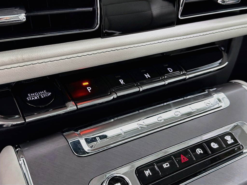 New 2027 Lincoln Aviator 2WD image 17