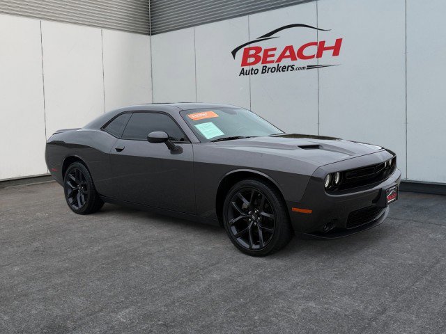 Used 2023 Dodge Challenger SXT w/ Blacktop Package image 9