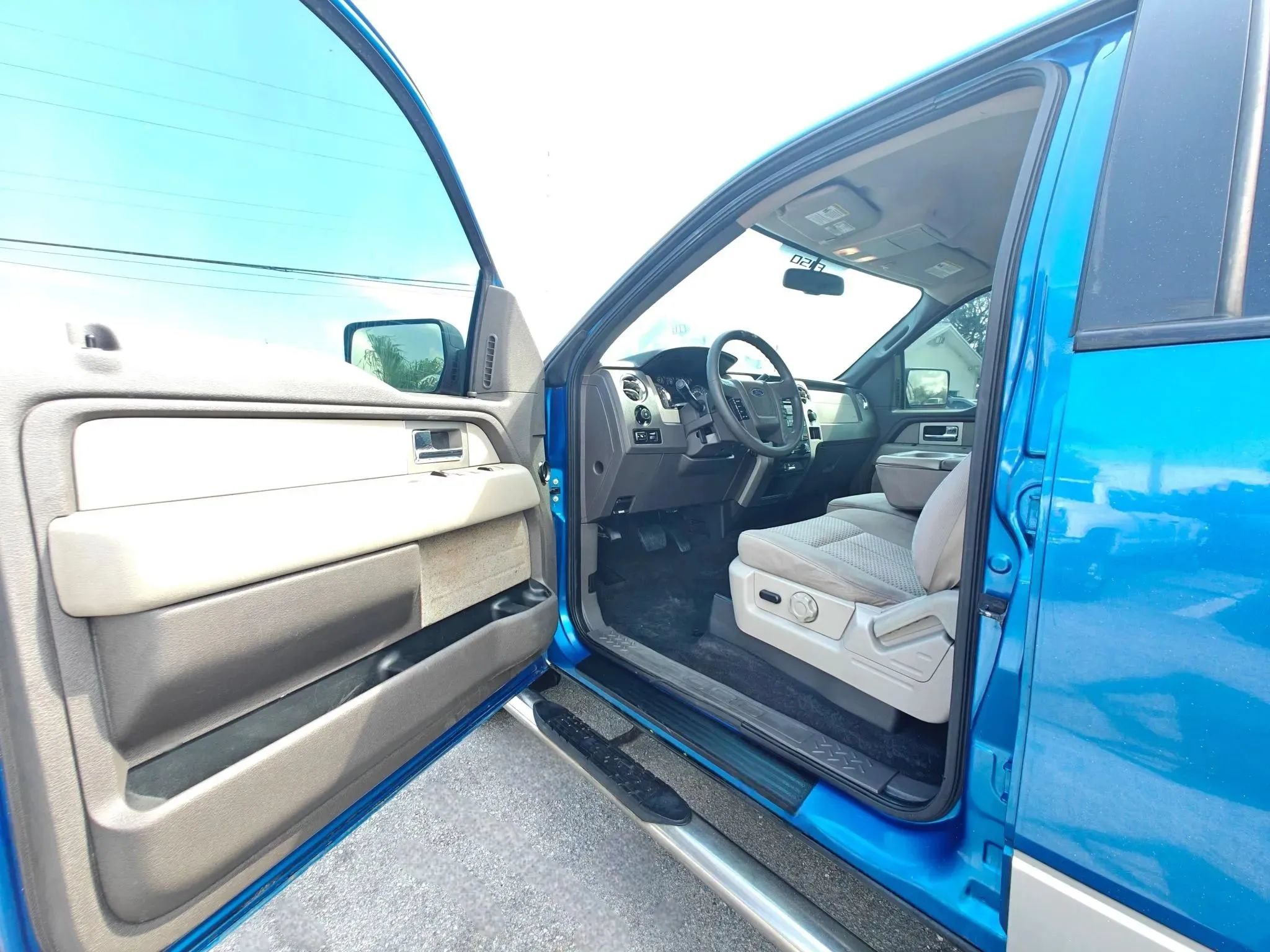 Used 2010 Ford F150 XLT AWD/4WD image 11