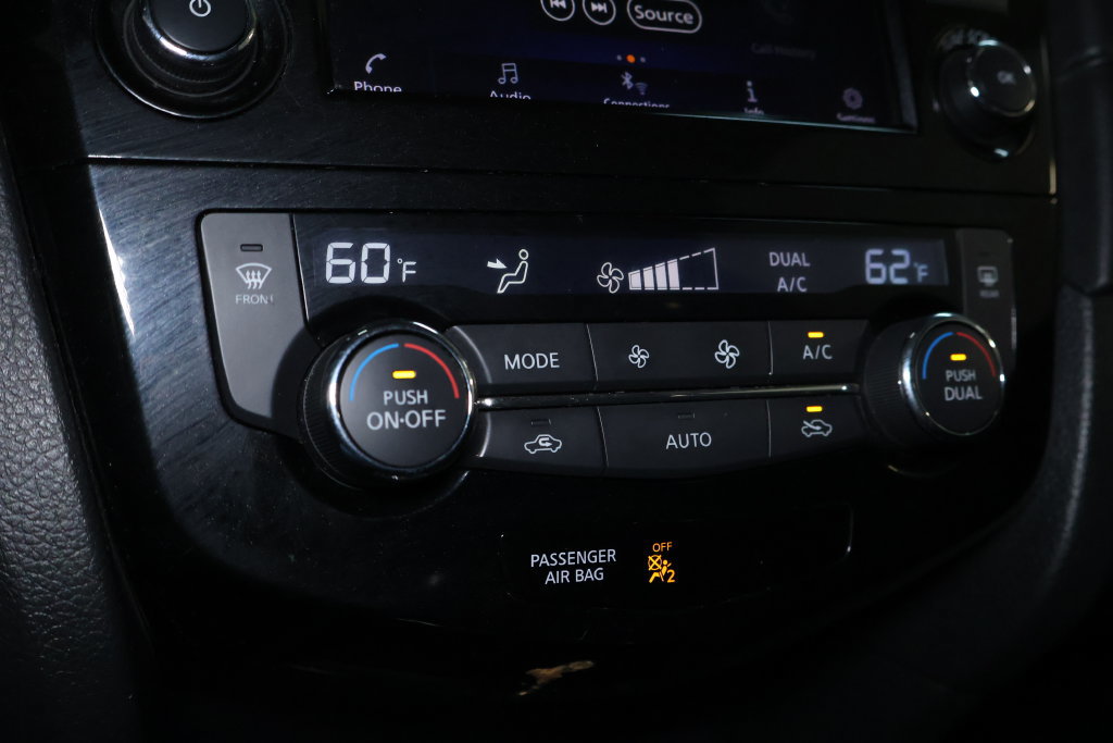 Used 2019 Nissan Rogue SV AWD/4WD image 29