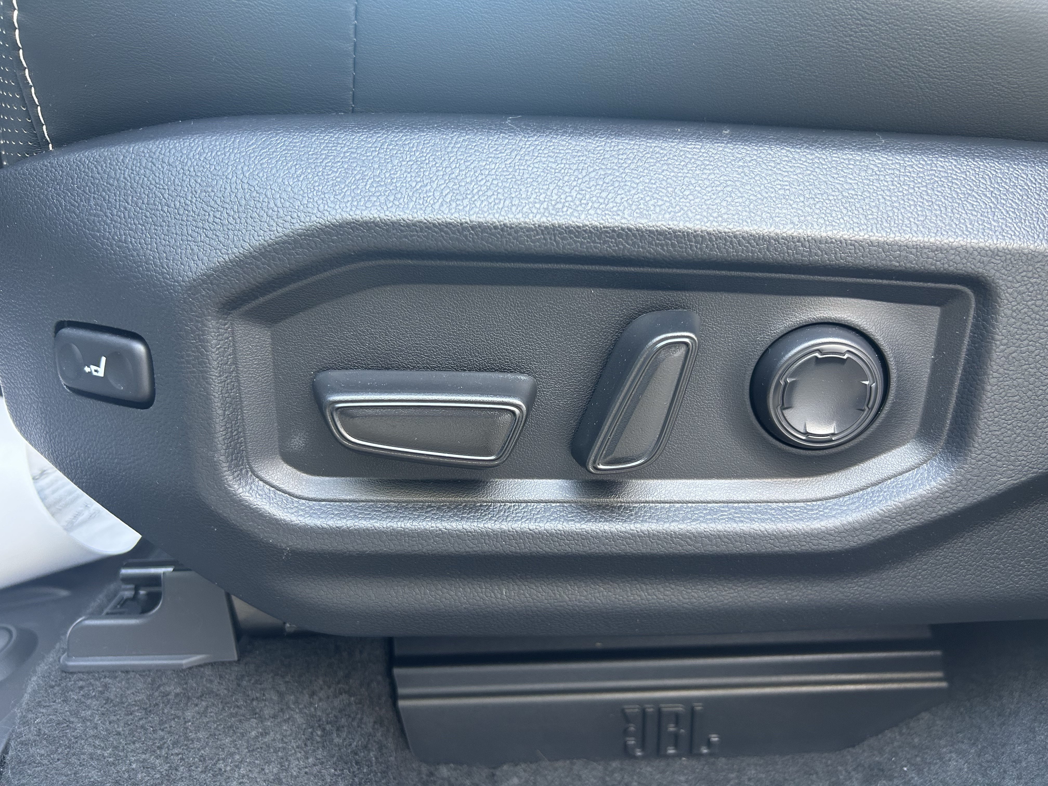 Certified 2025 Toyota Sequoia Capstone AWD/4WD image 15
