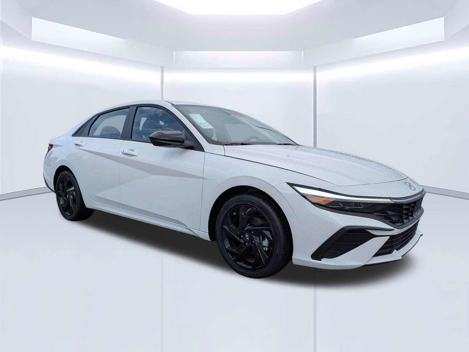 Certified 2026 Hyundai Elantra SEL FWD image 2