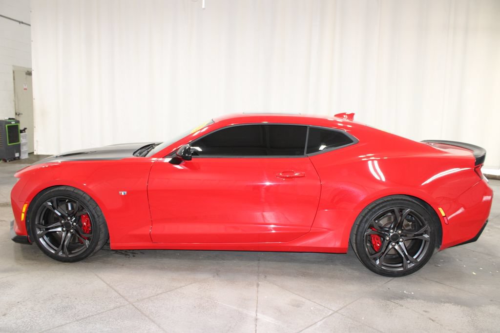 Used 2018 Chevrolet Camaro SS RWD image 6