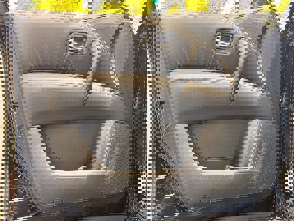 Used 2024 Nissan Armada SV image 26