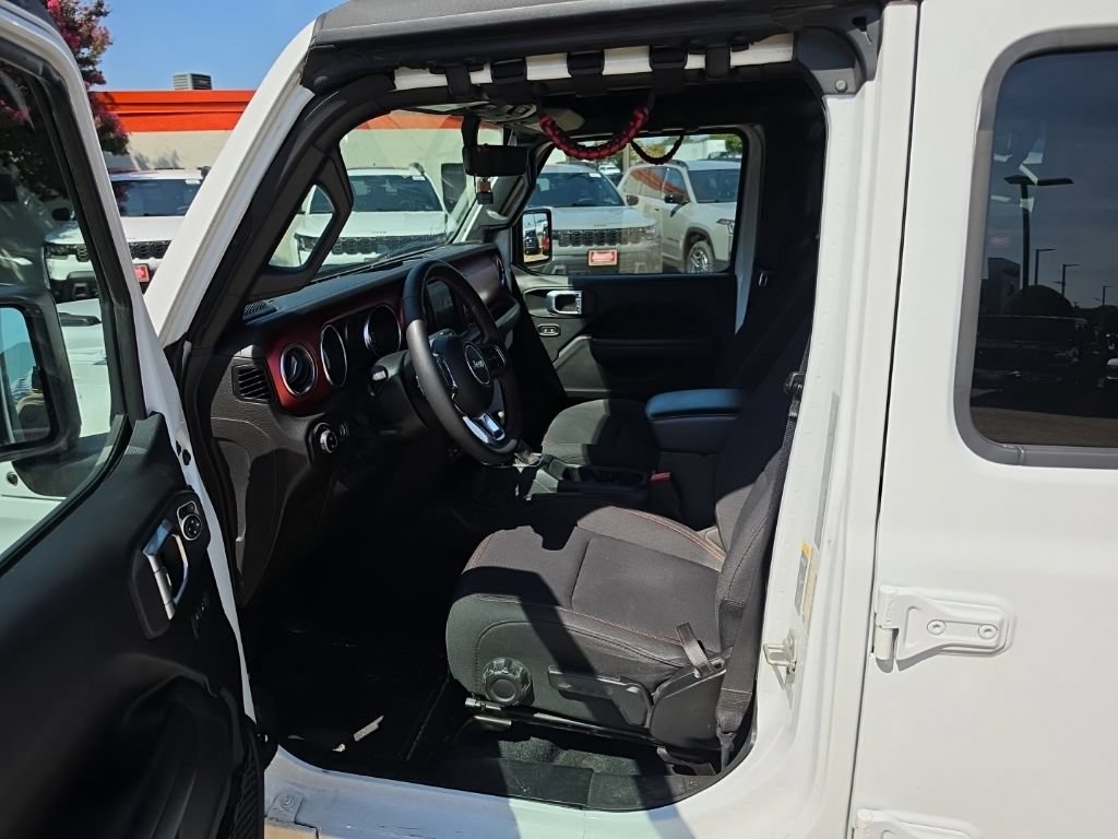 Used 2023 Jeep Gladiator Rubicon w/ Cold Weather Group AWD/4WD image 20