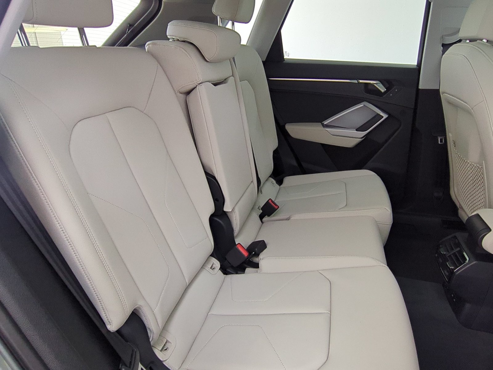 Used 2024 Audi Q3 2.0T Premium AWD/4WD image 24