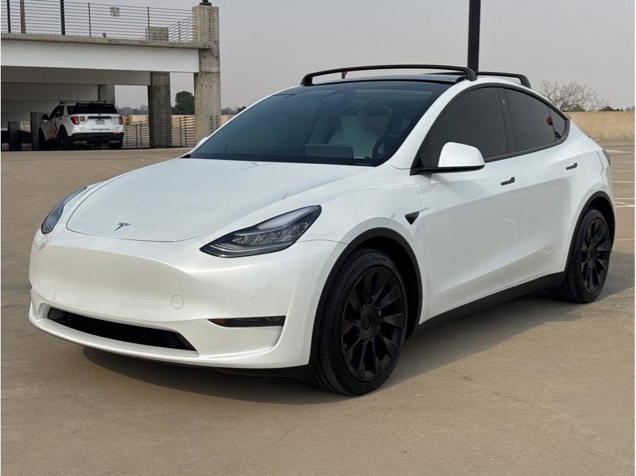 Used 2021 Tesla Model Y Long Range image 3