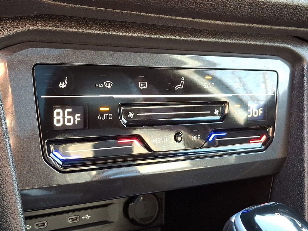 Used 2024 Volkswagen Tiguan SE R-Line image 17