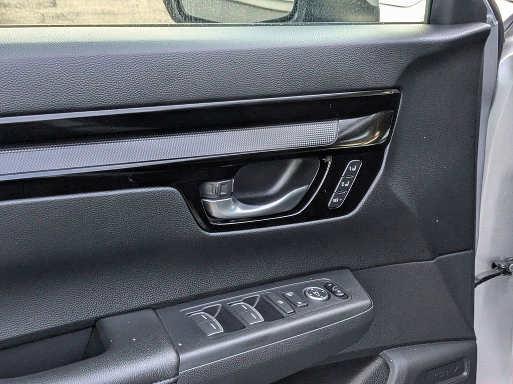 Used 2025 Honda CR-V EX-L image 14