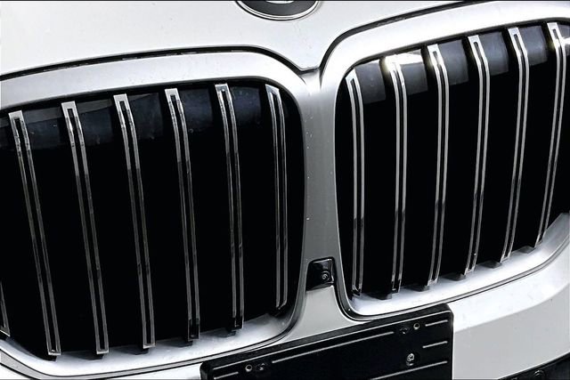 Used 2025 BMW X7 xDrive40i image 31