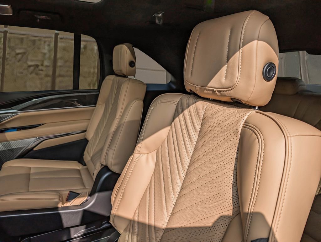 New 2025 Cadillac Escalade IQ Luxury 2 AWD/4WD image 16