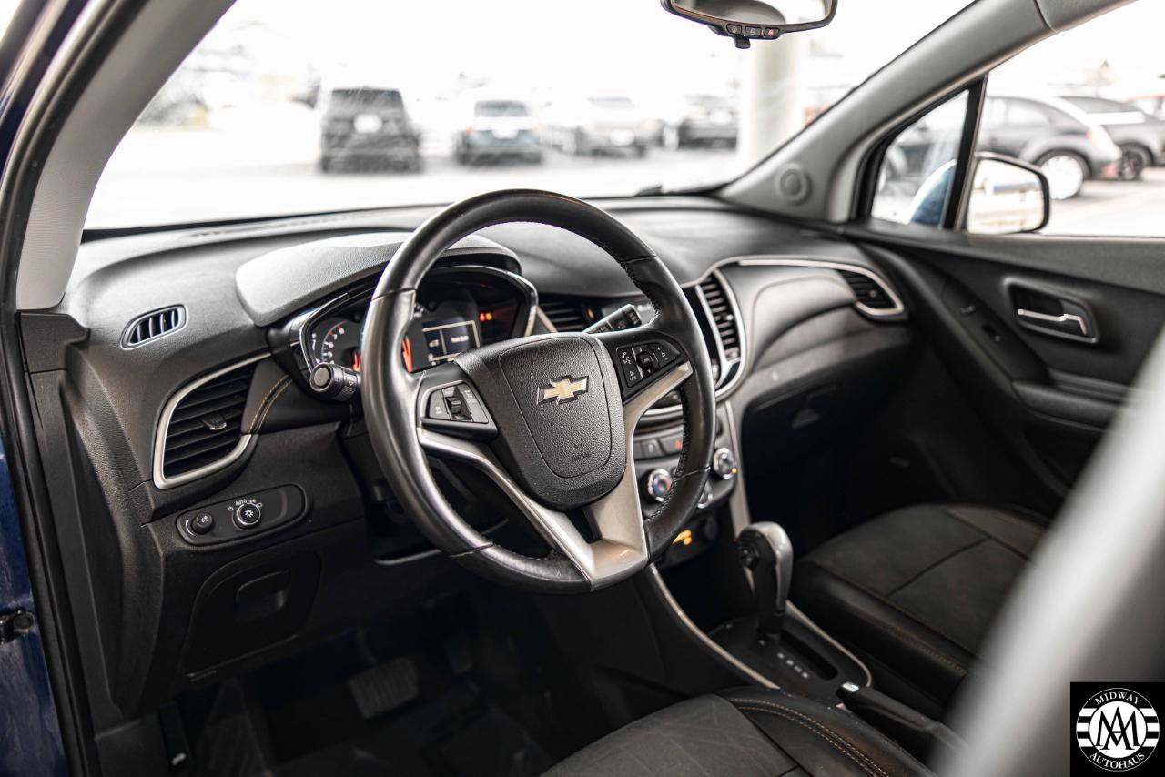 Used 2017 Chevrolet Trax LT w/ Sun & Sound Package image 9