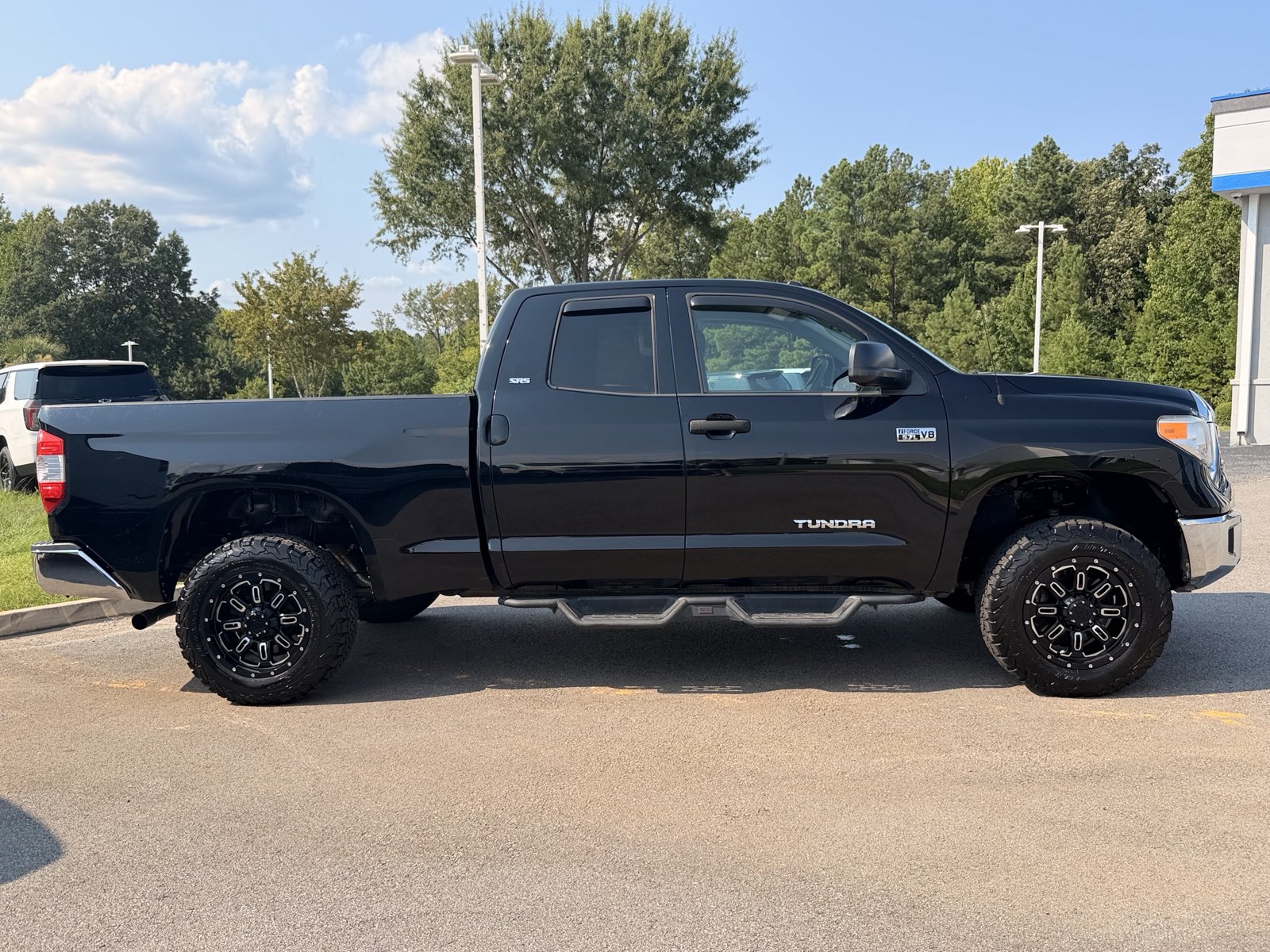 Used 2017 Toyota Tundra SR5 AWD/4WD image 13