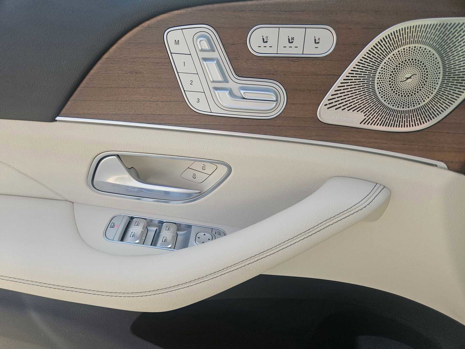 Used 2021 Mercedes-Benz GLS 450 4MATIC image 22