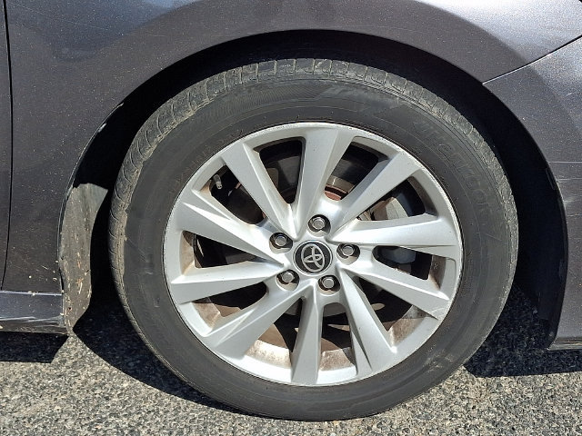 Used 2021 Toyota Camry LE FWD image 4