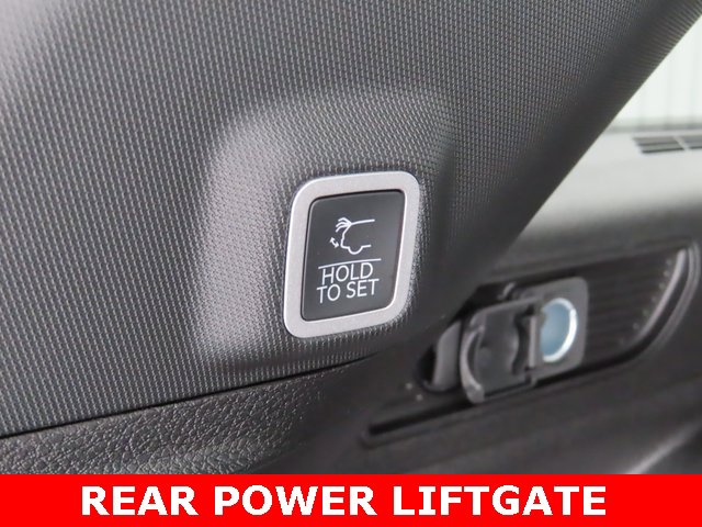 New 2025 Jeep Grand Cherokee Limited w/ Black Appearance Package image 32