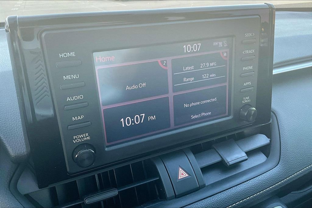 Used 2019 Toyota RAV4 LE image 8