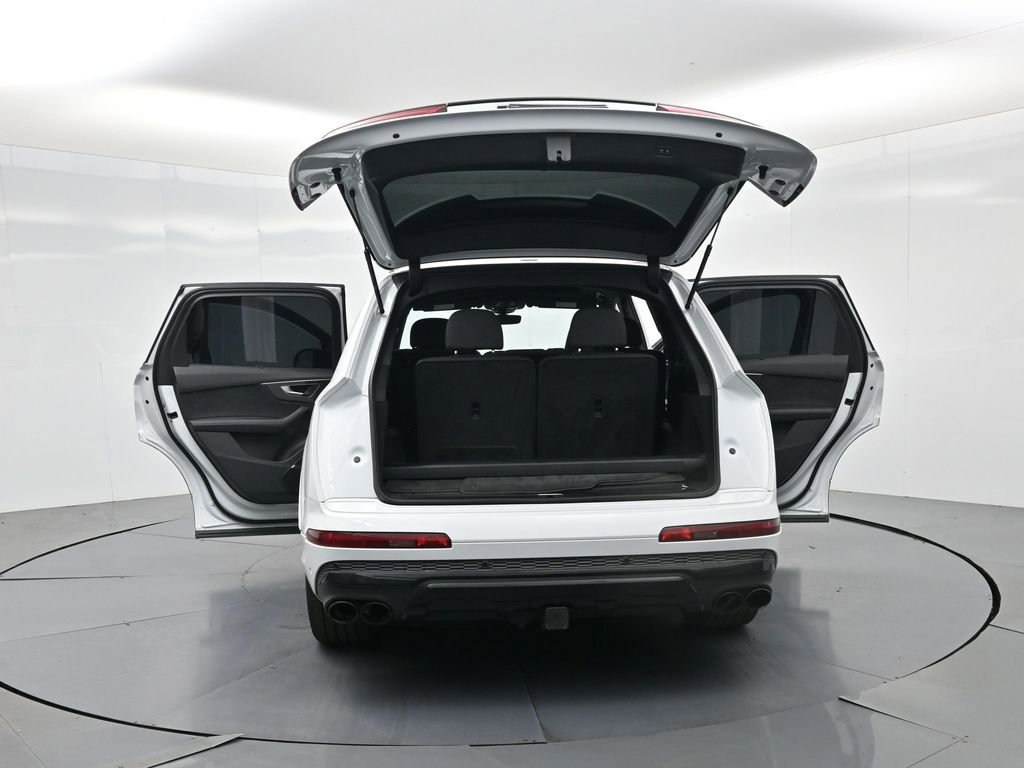 Used 2023 Audi SQ7 Prestige w/ Prestige Package image 26