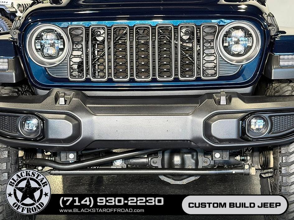 Used 2025 Jeep Gladiator Sport AWD/4WD image 5