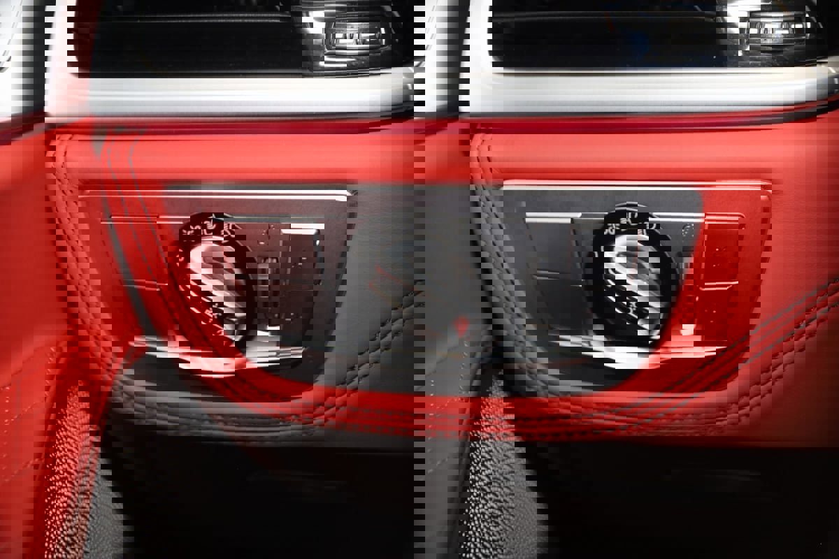 Used 2022 BMW ALPINA B7 xDrive w/ Luxury Rear Seating Package image 60