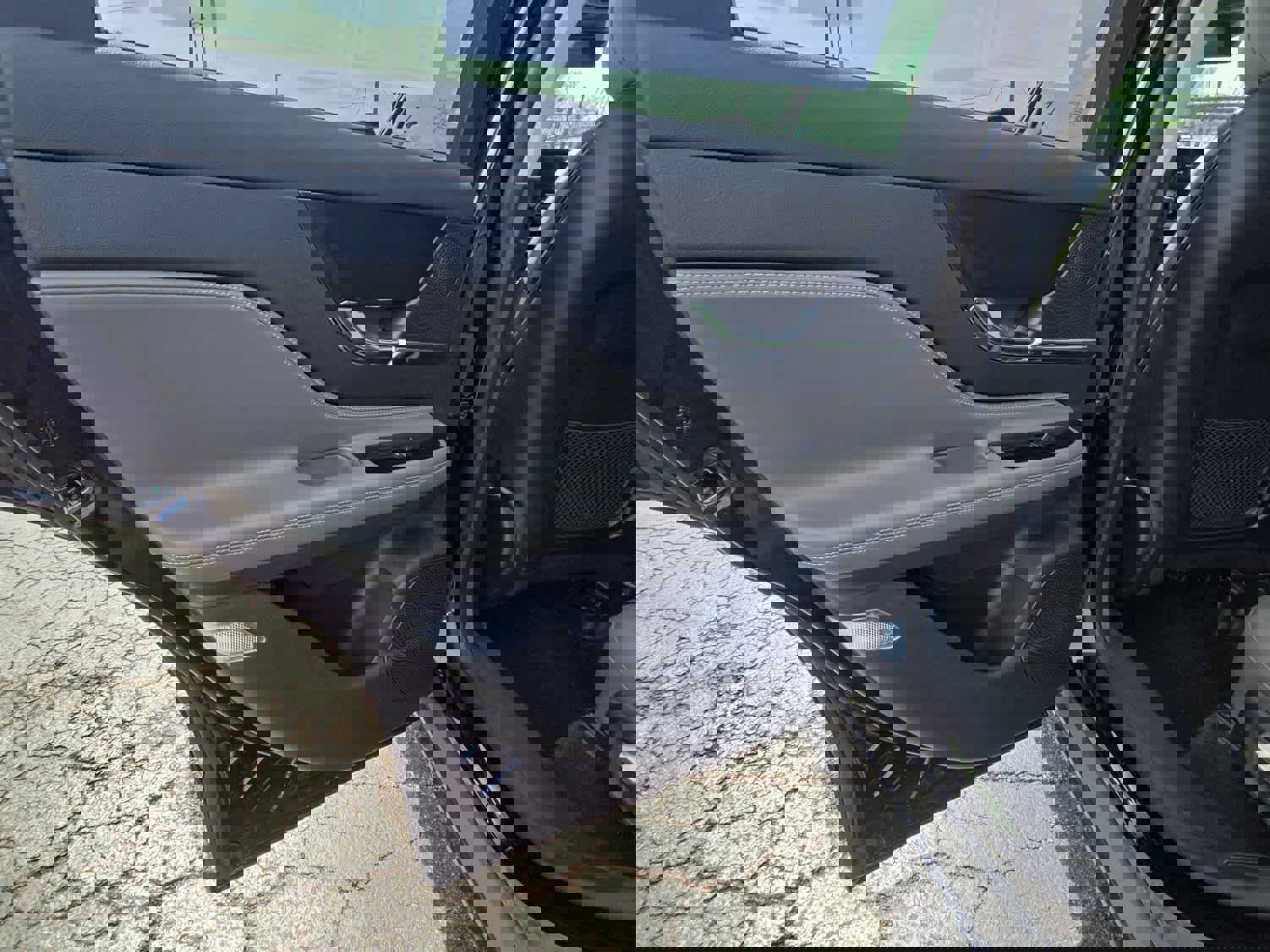 Used 2023 Lincoln Corsair AWD w/ Equipment Group 101A image 13