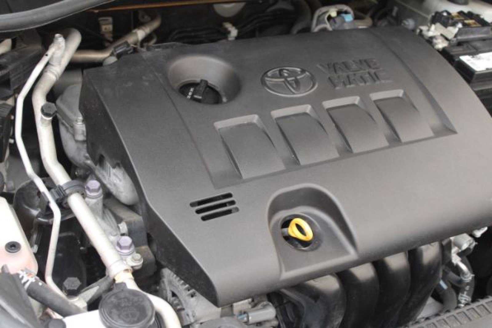 Used 2020 Toyota C-HR LE image 26